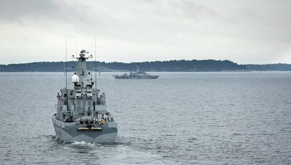 Шведский минный тральщик HMS KULLEN в водах Стокгольмского архипелага. Архивное фото Шведский минный тральщик HMS KULLEN в водах Стокгольмского архипелага. Архивное фото