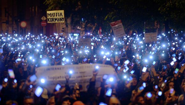 Протест против введения налога на интернет в Венгрии Протест против введения налога на интернет в Венгрии