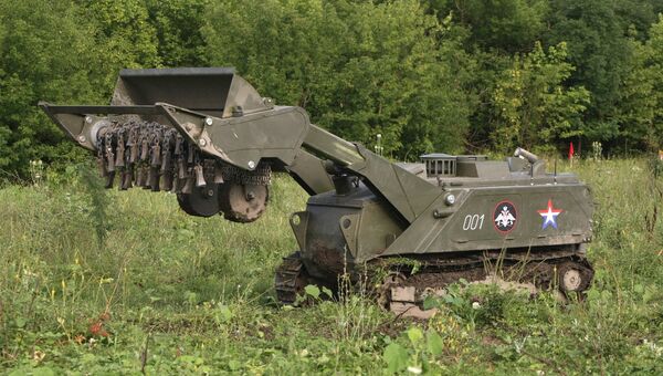 Многофункциональный робототехнический комплекс разминирования Уран-6. Архивное фото Многофункциональный робототехнический комплекс разминирования Уран-6. Архивное фото
