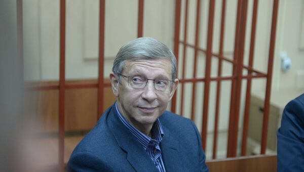 Глава АФК Система Владимир Евтушенков в зале заседаний Басманного суда города Москвы. Архивное фото Глава АФК Система Владимир Евтушенков в зале заседаний Басманного суда города Москвы. Архивное фото