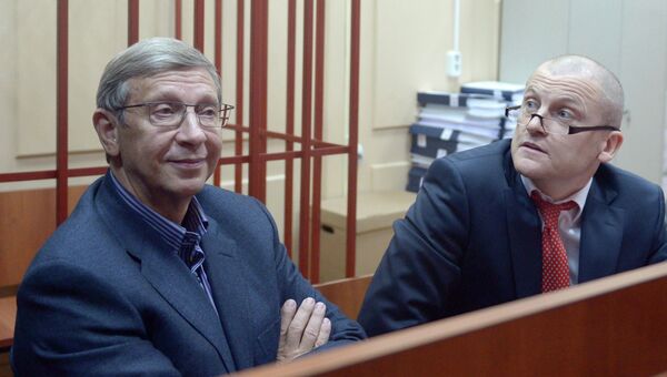 Глава АФК Система Владимир Евтушенков в зале заседаний Басманного суда города Москвы. Архивное фото Глава АФК Система Владимир Евтушенков в зале заседаний Басманного суда города Москвы. Архивное фото