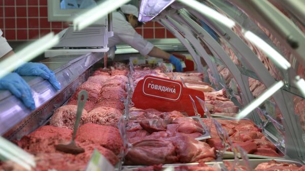 Мясной отдел гипермаркета в Новосибирске. Архивное фото Мясной отдел гипермаркета в Новосибирске. Архивное фото