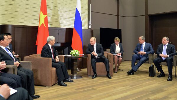 В.Путин провел встречу с Н.Ф.Чонгом В.Путин провел встречу с Н.Ф.Чонгом