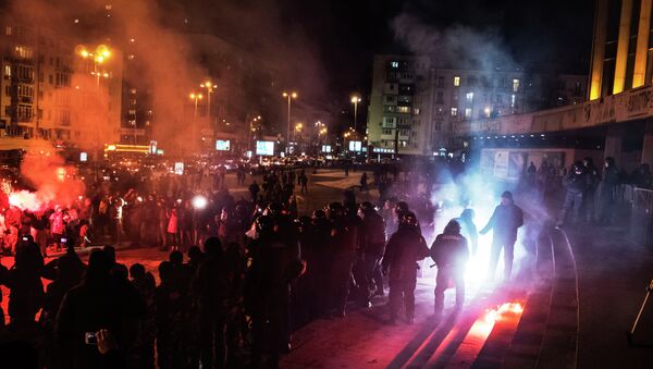 В Киеве футбольные фанаты попытались сорвать концерт Ани Лорак. Архивное фото В Киеве футбольные фанаты попытались сорвать концерт Ани Лорак. Архивное фото