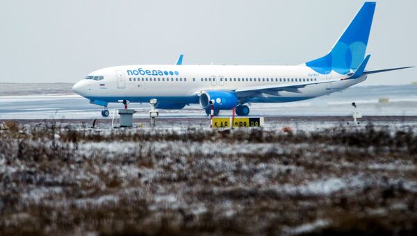 Самолет бюджетной авиакомпании Победа. Архивное фото Самолет бюджетной авиакомпании Победа. Архивное фото