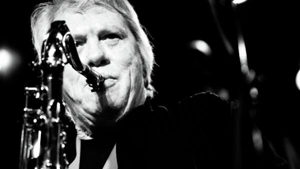 Саксофонист популярной британской группы Rolling Stones Бобби Киз Саксофонист популярной британской группы Rolling Stones Бобби Киз