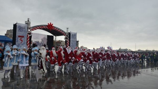 Парад Дедов Морозов в Ялте Парад Дедов Морозов в Ялте
