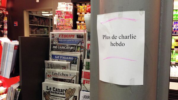 Экземпляры нового выпуска журнала Charlie Hebdo закончились во многих газетных киосках Парижа Экземпляры нового выпуска журнала Charlie Hebdo закончились во многих газетных киосках Парижа