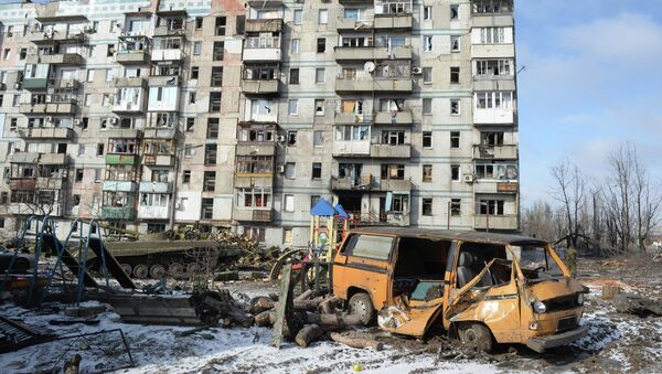 Разрушенный в результате обстрела дом в Донецке. Архивное фото Разрушенный в результате обстрела дом в Донецке. Архивное фото