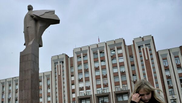 Памятник Ленину в Тирасполе, ПМР. Архивное фото Памятник Ленину в Тирасполе, ПМР. Архивное фото