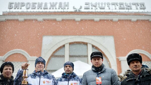 Мэр города Биробиджана Андрей Пархоменко (второй справа), архивное фото Мэр города Биробиджана Андрей Пархоменко (второй справа), архивное фото