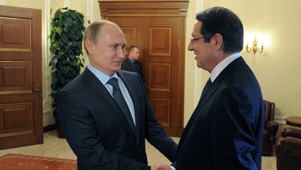 Президент России Владимир Путин и президент Кипра Никос Анастасиадис. Архивное фото Президент России Владимир Путин и президент Кипра Никос Анастасиадис. Архивное фото