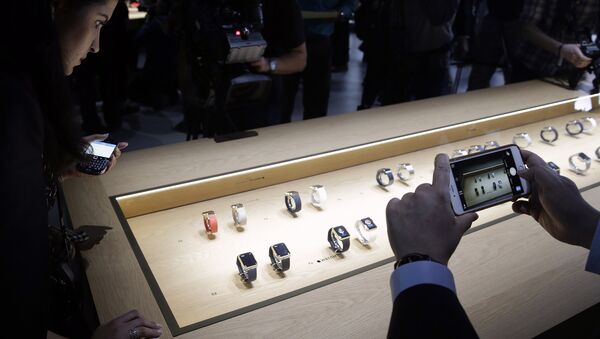 Стенд с Apple Watch на презентации компании Apple 9 марта 2015 Стенд с Apple Watch на презентации компании Apple 9 марта 2015