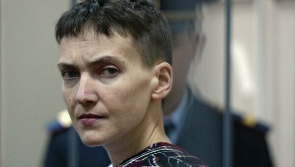 Украинская летчица Надежда Савченко в Басманном суде Москвы. Архивное фото Украинская летчица Надежда Савченко в Басманном суде Москвы. Архивное фото