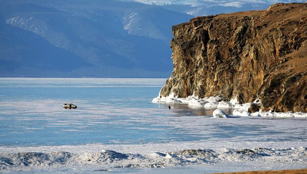 Пролив Малое море на озере Байкал Пролив Малое море на озере Байкал