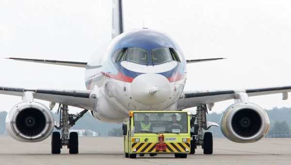 Самолет Sukhoi Superjet 100. Архив Самолет Sukhoi Superjet 100. Архив