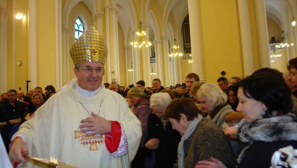 Посол Ватикана Иван Юркович возглавил пасхальную мессу в Москве Посол Ватикана Иван Юркович возглавил пасхальную мессу в Москве