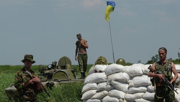 Блокпост украинских военных. Архивное фото Блокпост украинских военных. Архивное фото