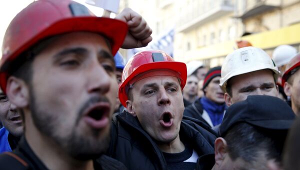 Шахтеры вышли на митинг в Киеве с требованием выплаты заработной платы от правительства Шахтеры вышли на митинг в Киеве с требованием выплаты заработной платы от правительства
