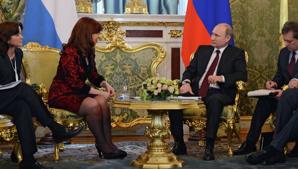 Встреча президента РФ В.Путина с Президентом Аргентины К. Фернандес де Киршнер Встреча президента РФ В.Путина с Президентом Аргентины К. Фернандес де Киршнер