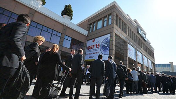 Выставка IDEF-2015 в Стамбуле. Архивное фото Выставка IDEF-2015 в Стамбуле. Архивное фото