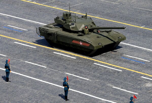 Танк Т-14 на гусеничной платформе Армата во время военного парада в ознаменование 70-летия Победы в Великой Отечественной войне Танк Т-14 на гусеничной платформе Армата во время военного парада в ознаменование 70-летия Победы в Великой Отечественной войне