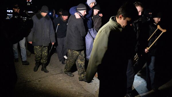 Обмен пленными между ополченцами ДНР, ЛНР и украинскими силовикам. Архивное фото Обмен пленными между ополченцами ДНР, ЛНР и украинскими силовикам. Архивное фото