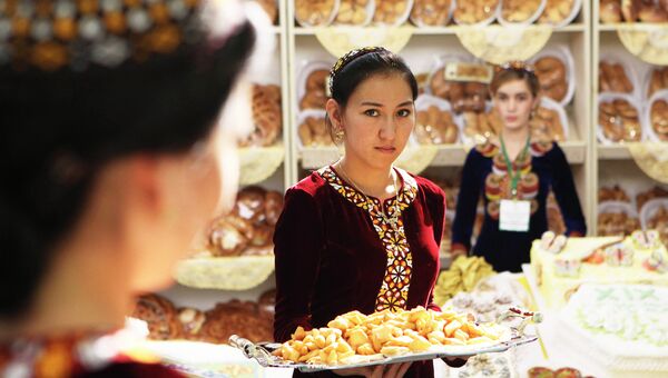 Выставка экономических достижений Туркменистана, приуроченная к 19-ти летию независимости Туркменистана в выставочном дворце Серги Кошги в Ашхабаде Выставка экономических достижений Туркменистана, приуроченная к 19-ти летию независимости Туркменистана в выставочном дворце Серги Кошги в Ашхабаде