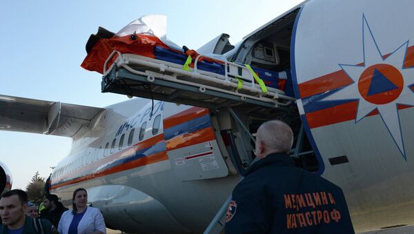 Самолет Ан-148 МЧС России осуществляет санитарно-авиационную эвакуацию. Архивное фото Самолет Ан-148 МЧС России осуществляет санитарно-авиационную эвакуацию. Архивное фото