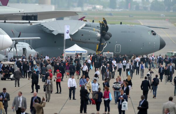 Международный авиакосмический салон Paris Air Show 2015 в Ле-Бурже Международный авиакосмический салон Paris Air Show 2015 в Ле-Бурже