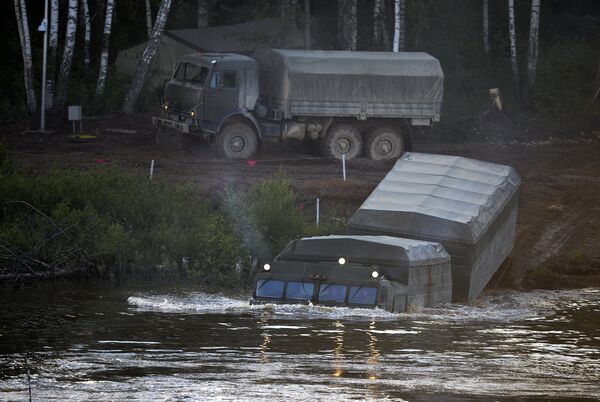 Военная техника во время демонстрационной программы Международного военно-технического форума Армия-2015 Военная техника во время демонстрационной программы Международного военно-технического форума Армия-2015