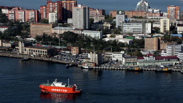 Виды Владивостока и бухты Золотой Рог с пилона вантового моста. Архивное фото Виды Владивостока и бухты Золотой Рог с пилона вантового моста. Архивное фото