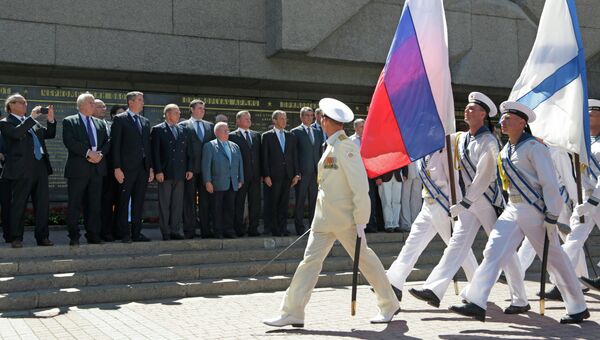 Визит делегации французских депутатов в Севастополь Визит делегации французских депутатов в Севастополь