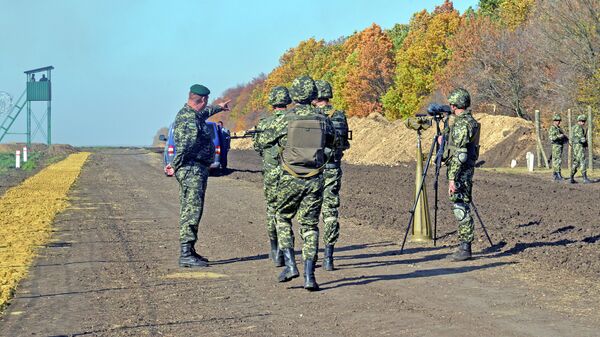 Украинские пограничники на границе с Россией Украинские пограничники на границе с Россией