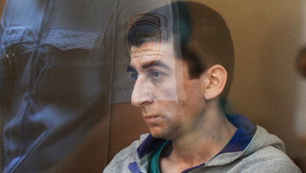 Водитель Дени Мирзоев, сбивший мотоциклиста на Кутузовском проспекте, во время предварительного слушания дела в Дорогомиловском суде Москвы. Архивное фото Водитель Дени Мирзоев, сбивший мотоциклиста на Кутузовском проспекте, во время предварительного слушания дела в Дорогомиловском суде Москвы. Архивное фото