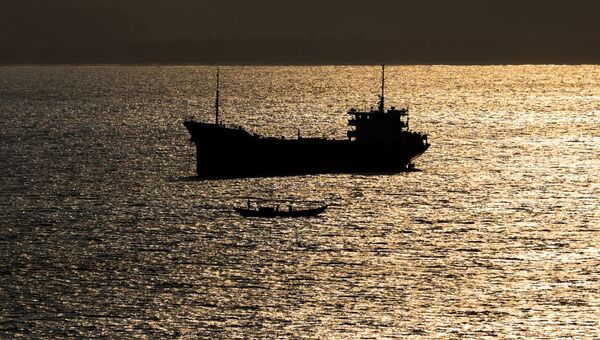 Корабль в Южно-Китайское море Корабль в Южно-Китайское море