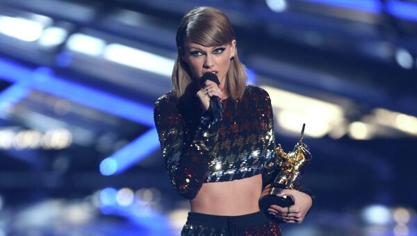 Певица Тейлор Свифт на церемонии вручения премии MTV Video Music Awards. Архивное фото Певица Тейлор Свифт на церемонии вручения премии MTV Video Music Awards. Архивное фото