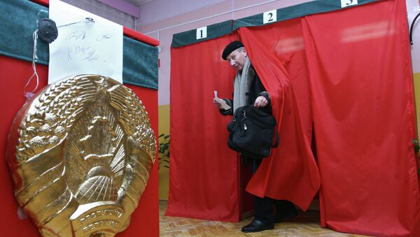 Голосование на одном из избирательных участков г Минска Голосование на одном из избирательных участков г Минска