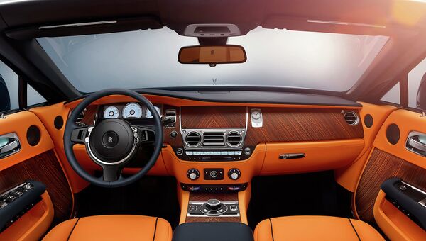 Новая модель Rolls-Royce кабриолет Dawn. Архивное фото Новая модель Rolls-Royce кабриолет Dawn. Архивное фото