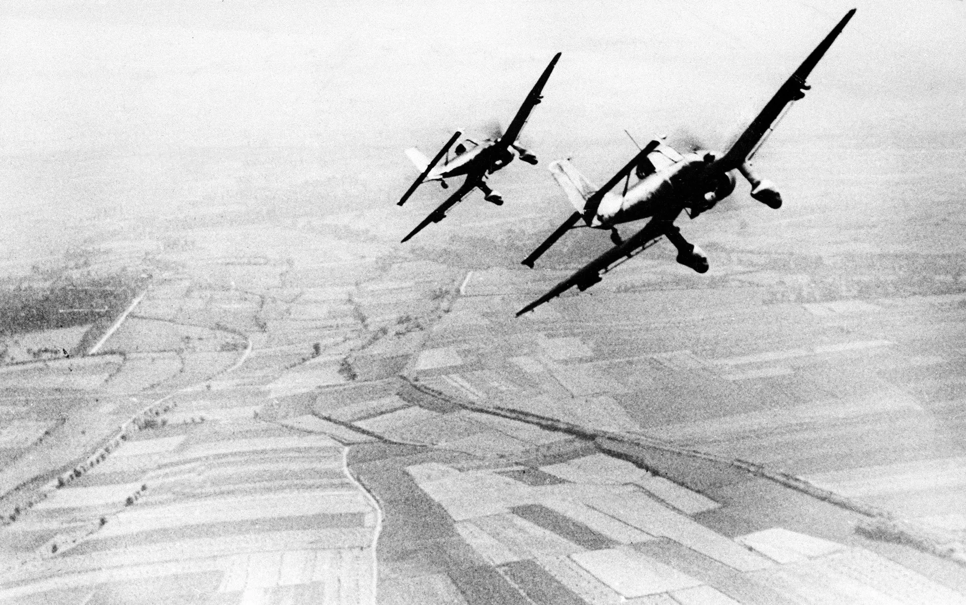 Немецкие пикирующие бомбардировщики Юнкерс Ju 87 Немецкие пикирующие бомбардировщики Юнкерс Ju 87 - РИА Новости, 1920, 21.06.2021