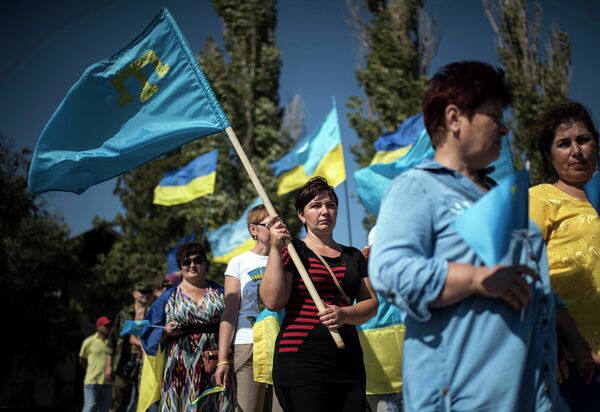 Активисты заблокировали автодорогу на границе Украины и Крыма. 20 сентября 2015 Активисты заблокировали автодорогу на границе Украины и Крыма. 20 сентября 2015