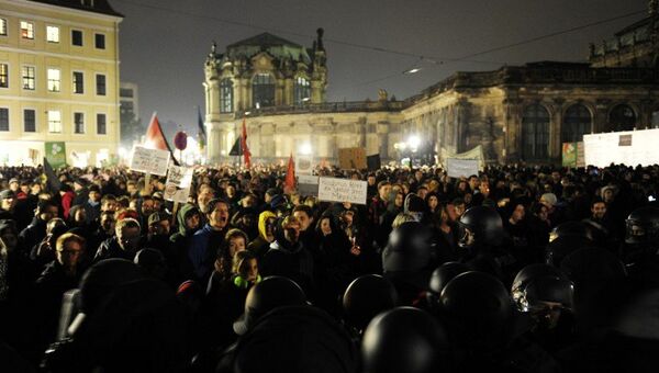 Акции сторонников и противников Pegida в Дрездене. Архивное фото Акции сторонников и противников Pegida в Дрездене. Архивное фото