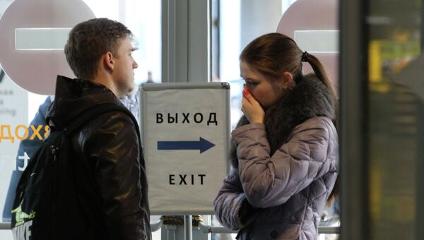 Родственники пассажиров рейса 9268 в аэропорту Пулково, где должен был приземлиться потерпевший катастрофу лайнер Airbus-321 авиакомпании Когалымавиа Родственники пассажиров рейса 9268 в аэропорту Пулково, где должен был приземлиться потерпевший катастрофу лайнер Airbus-321 авиакомпании Когалымавиа