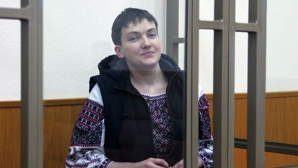 Украинская летчица Надежда Савченко на очередном заседании Донецкого городского суда Ростовской области. Архивное фото Украинская летчица Надежда Савченко на очередном заседании Донецкого городского суда Ростовской области. Архивное фото