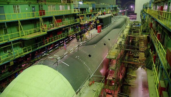Атомный Подводный Ракетоносец Александр Невский проекта 955 Борей в стапельном цехе завода Севмаш Атомный Подводный Ракетоносец Александр Невский проекта 955 Борей в стапельном цехе завода Севмаш
