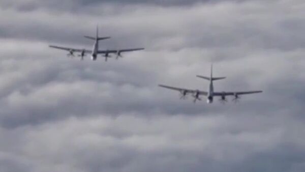 Самолеты Ту-95 Военно-космических сил России, архивное фото Самолеты Ту-95 Военно-космических сил России, архивное фото