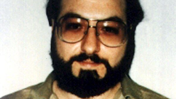Джонатан Поллард - американский еврей, бывший аналитик в военно-морской разведке США, осуждённый в США за шпионаж в пользу Израиля в 1987 году и приговорённый к пожизненному заключению Джонатан Поллард - американский еврей, бывший аналитик в военно-морской разведке США, осуждённый в США за шпионаж в пользу Израиля в 1987 году и приговорённый к пожизненному заключению
