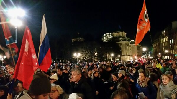 Антивоенный митинг в Берлине против участия бундесвера в военной операции в Сирии Антивоенный митинг в Берлине против участия бундесвера в военной операции в Сирии