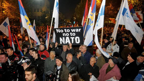 Протест против вступления Черногории в НАТО в Подгорице Протест против вступления Черногории в НАТО в Подгорице