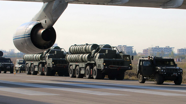 Зенитно-ракетные комплексы С-400 на российской авиабазе Хмеймим, Сирия Зенитно-ракетные комплексы С-400 на российской авиабазе Хмеймим, Сирия